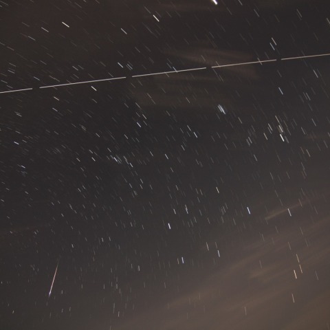 ペルセウス座流星群とISSの競演