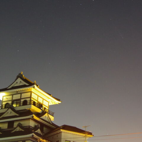 風雲　田舎館城に妖光 !!