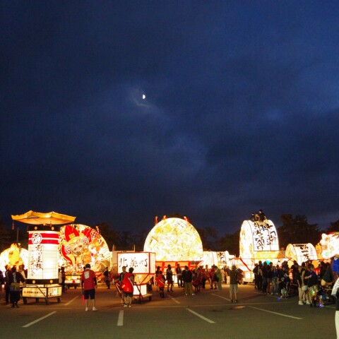 お月様も見ている黒石ねぷた(その3）