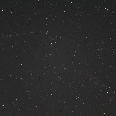 ふたご座流星群の流星痕と散在流星