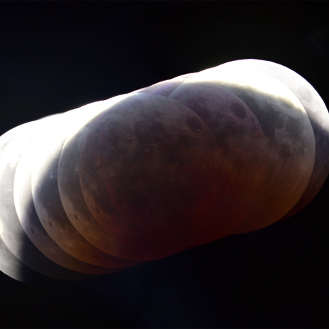 4月4日の皆既月食と地球の影