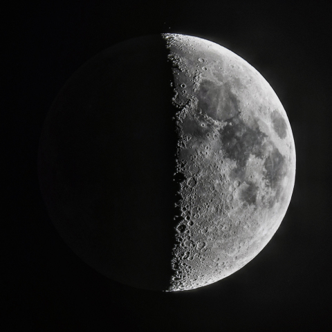 月齢7.6の月と地球照