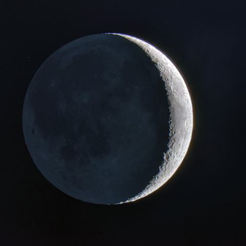 月齢3.8の月と地球照