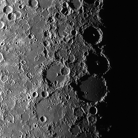 アルフォンスス・プトレマイオス付近