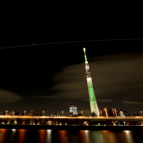 スカイツリーを飛び越えるISS