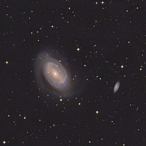 NGC4725