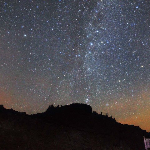 ディーライト展望台と秋の天の川