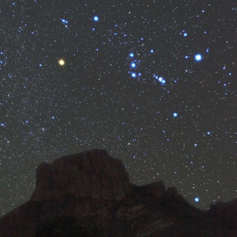 Casa Grandeから昇るオリオン