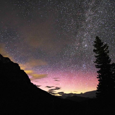 カナディアンロッキーでの低緯度オーロラ