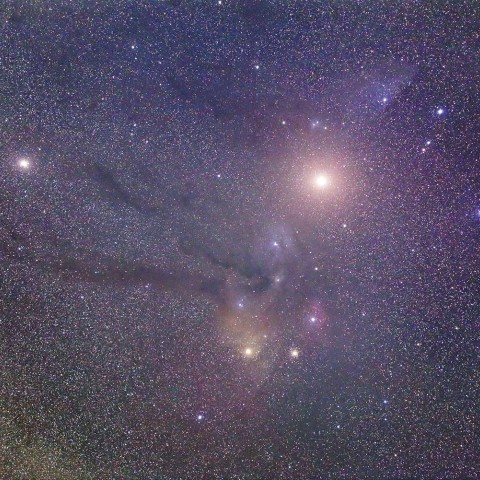 さそり座頭部の星雲と火星、土星