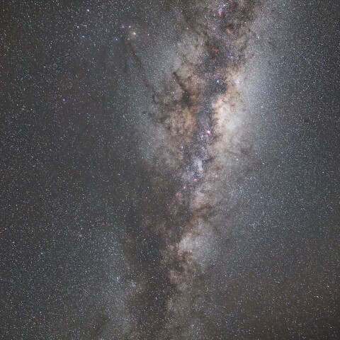 東天から昇る天の川
