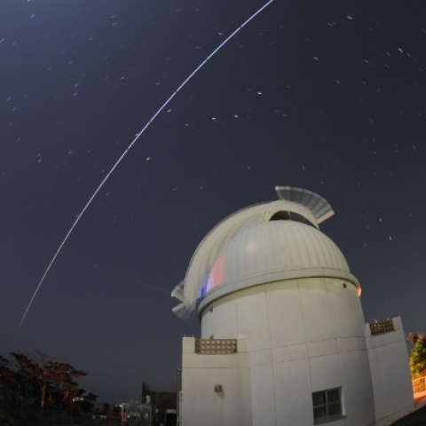 天文台上空を通過するISS