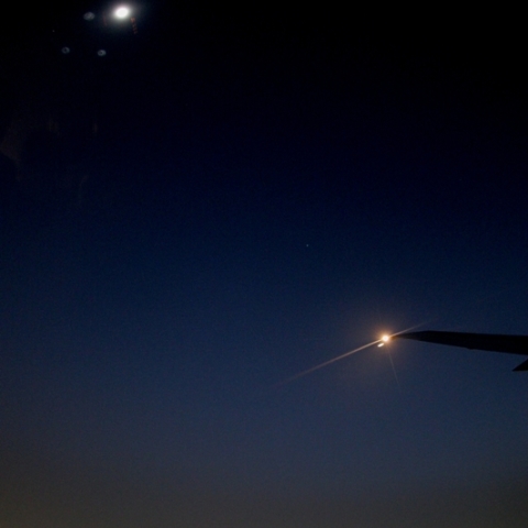 機上の皆既日食