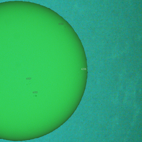 沈む活動領域 4296:2025/12/13