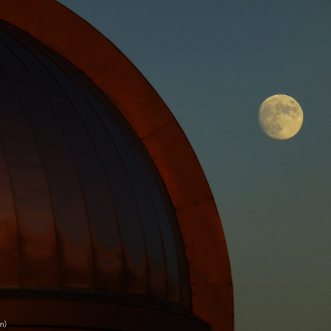後の十三夜月と満天星ドーム