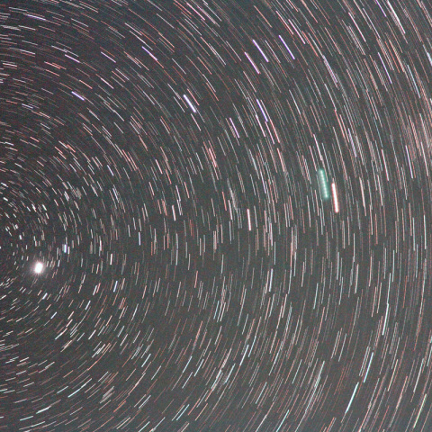 180mmによるラブジョイ彗星（日周運動）