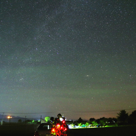 星空模様・秋の星座と大気光
