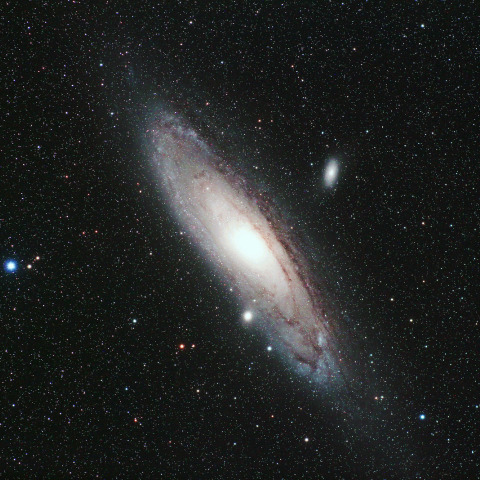 渦巻く大銀河（M31）