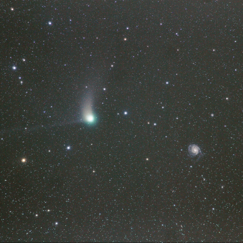 180mmによるカタリナ彗星とM101の接近