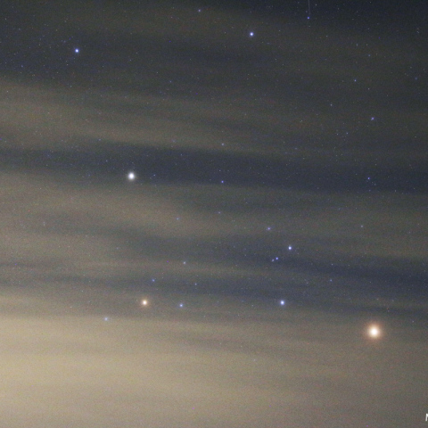 雲と星空：火星と土星にアンタレス