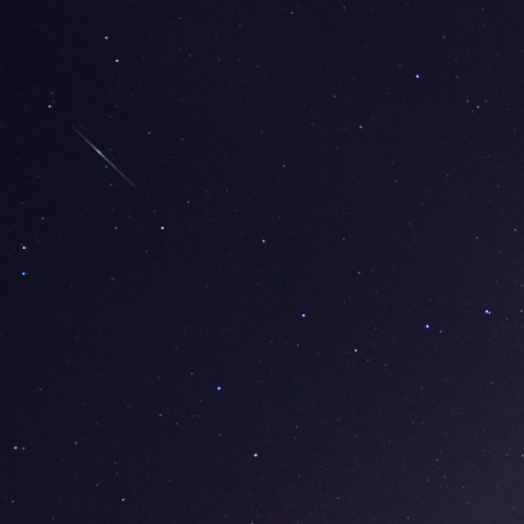 冬の空の流星？、北斗七星へ (2022/01/04)