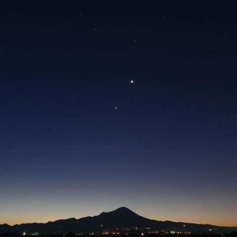 昇るしし座と4惑星