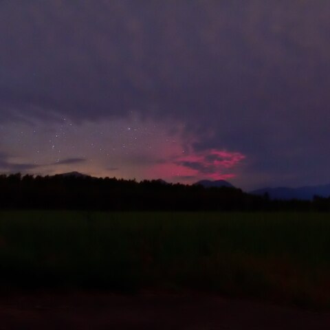雲の切れ間から