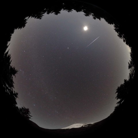 月とふたご座流星