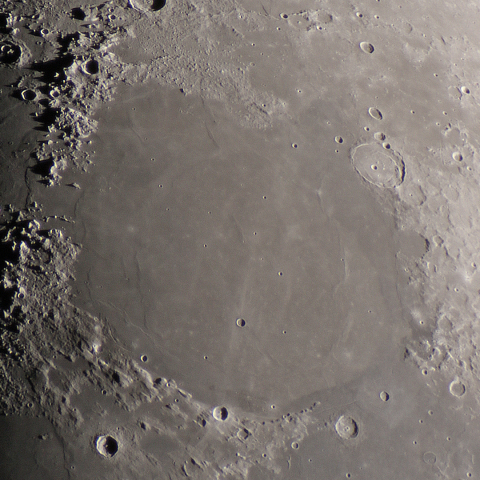 月齢7.7　晴れの海