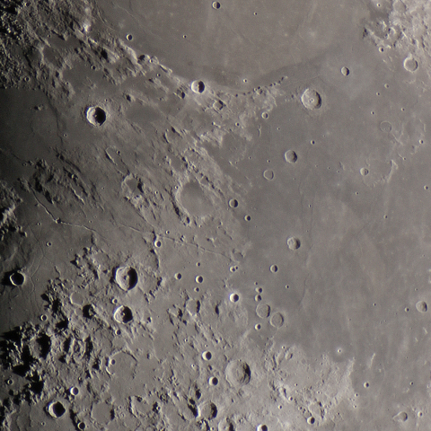 月齢7.7　アリアデウス谷、ヒギヌス谷、トリスネッカー谷