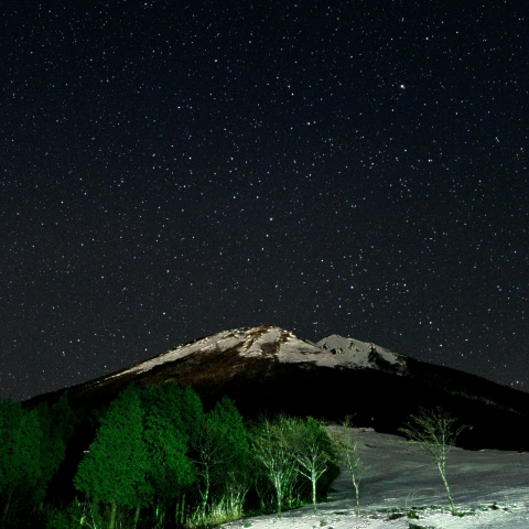 大山に昇るかんむり座