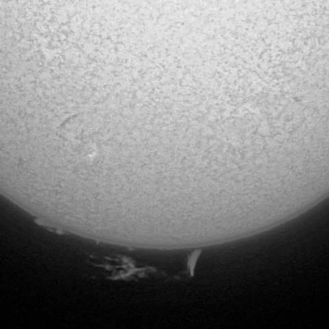 一瞬の晴れ間のプロミネンス