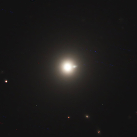 M87と噴き出すジェット