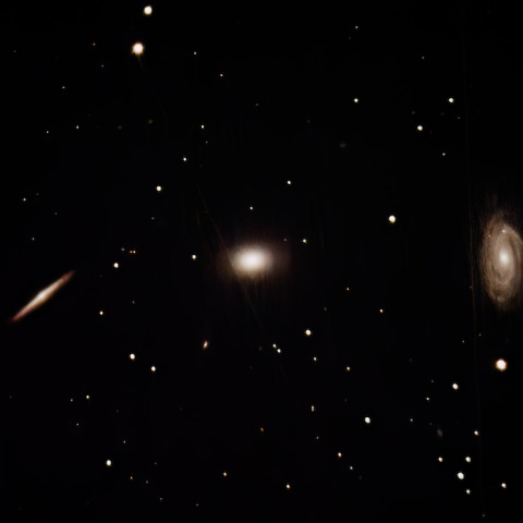 りゅう座3点盛銀河 NGC5981、NGC5982、NGC5985