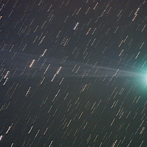 雲間からラヴジョイ彗星－２ (2014 Q2)