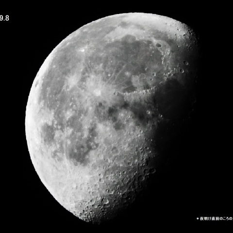 夜明け直前のころの月