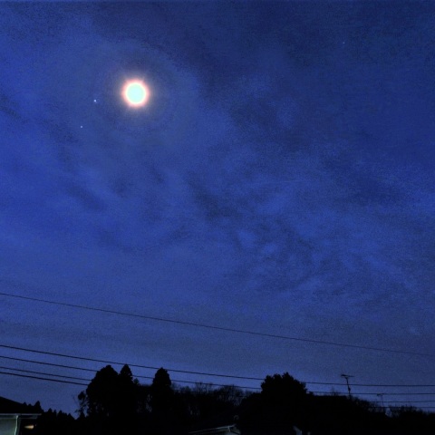 薄雲の中の月・木星・スピカ
