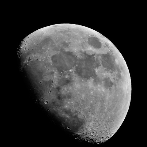 南東方向の月（月齢9.3）