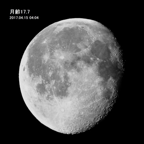 夜明け前の月