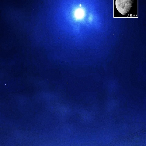 夜明け前の月とオリオン座