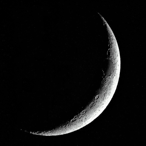 三日月（月齢3.0）