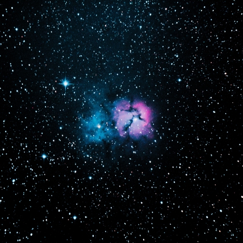 いて座 M20（三裂星雲）