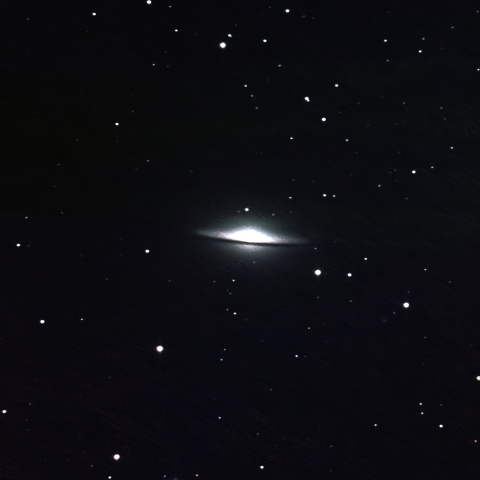 M104 ソンブレロ銀河