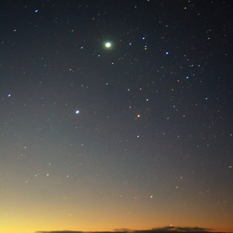 昇るさそり座と金星、木星