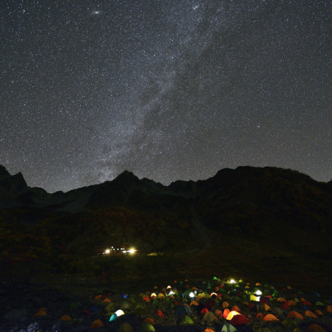涸沢テント村と秋の天の川