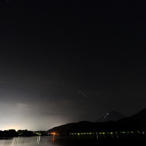 富士山とペルセウス座流星