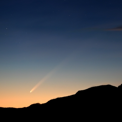 暁天に輝く紫金山・アトラス彗星（2024/10/02）