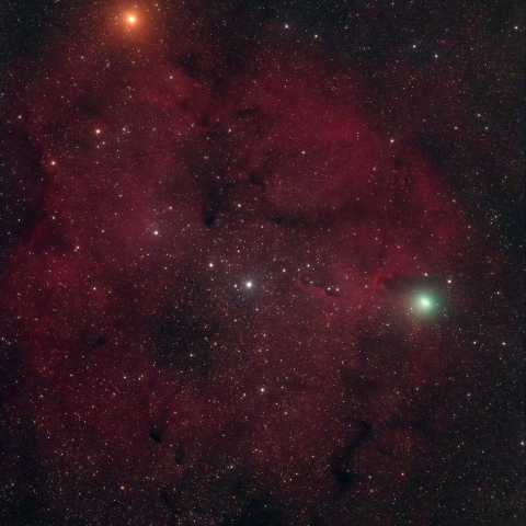 IC1396を通過するジャック彗星