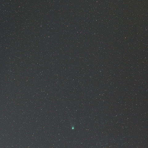 M34とマックノート彗星(C/2009R1)