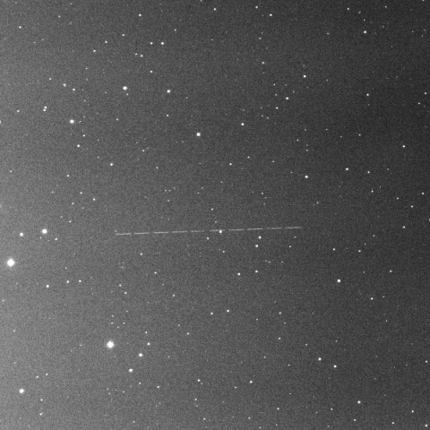 疾走する Asteroid 2005 YU55